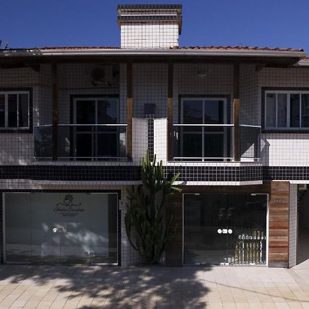 Residencial Adolfo - Mestre Naro Bombinhas Exteriör bild