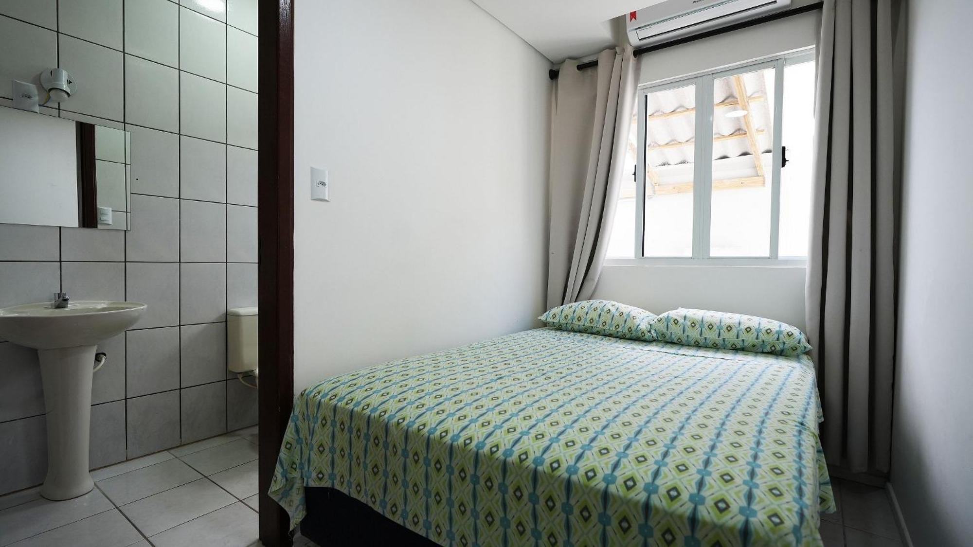 Residencial Adolfo - Mestre Naro Bombinhas Exteriör bild