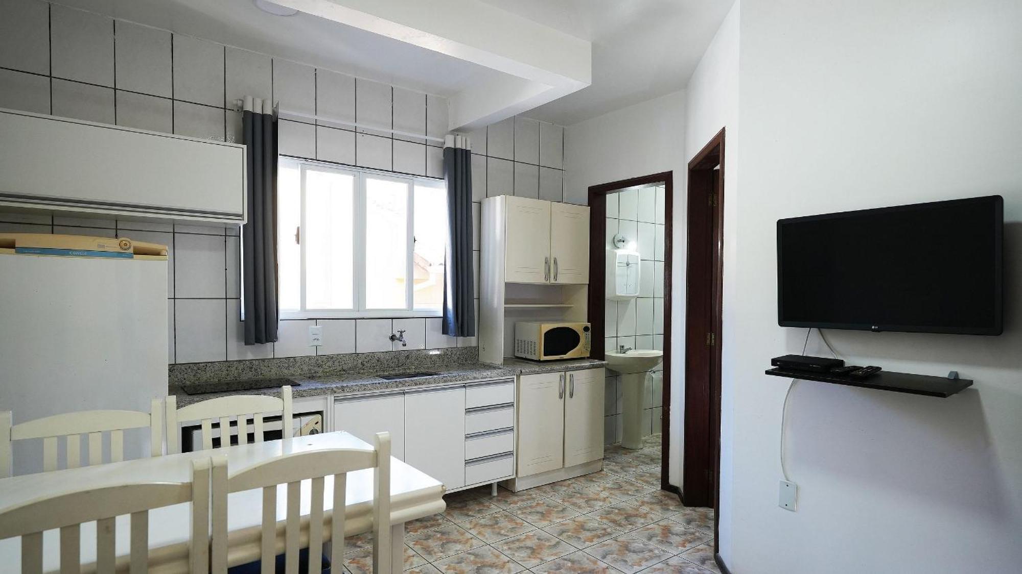 Residencial Adolfo - Mestre Naro Bombinhas Exteriör bild