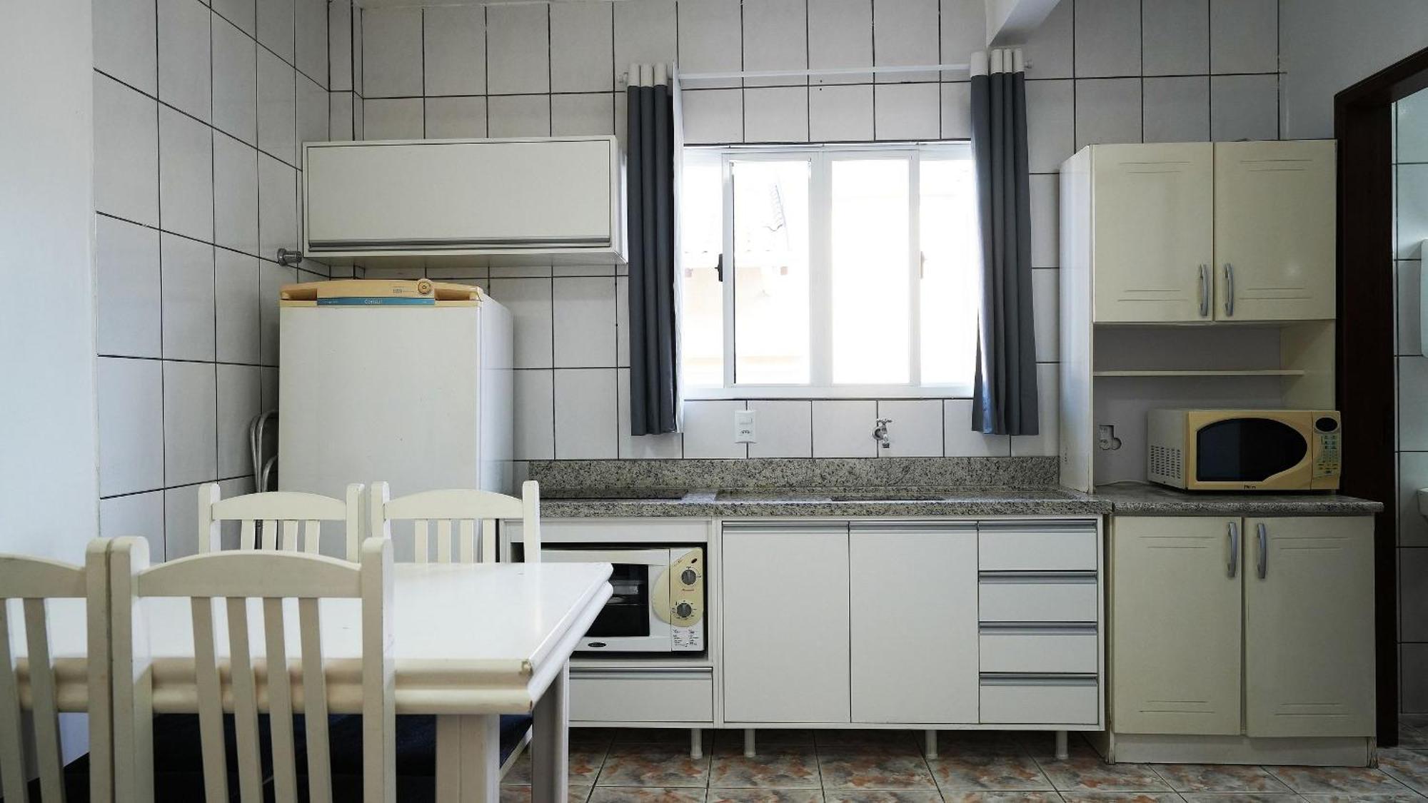 Residencial Adolfo - Mestre Naro Bombinhas Exteriör bild
