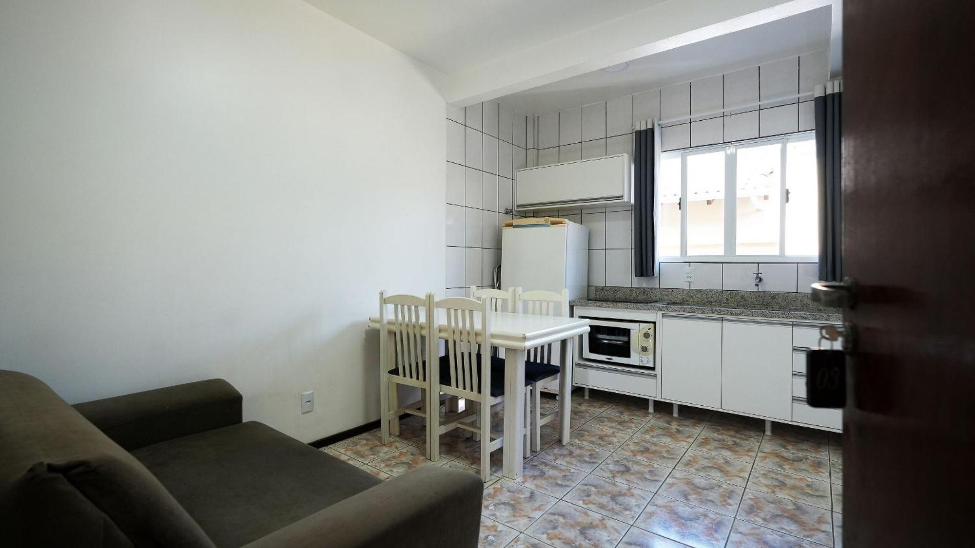 Residencial Adolfo - Mestre Naro Bombinhas Exteriör bild